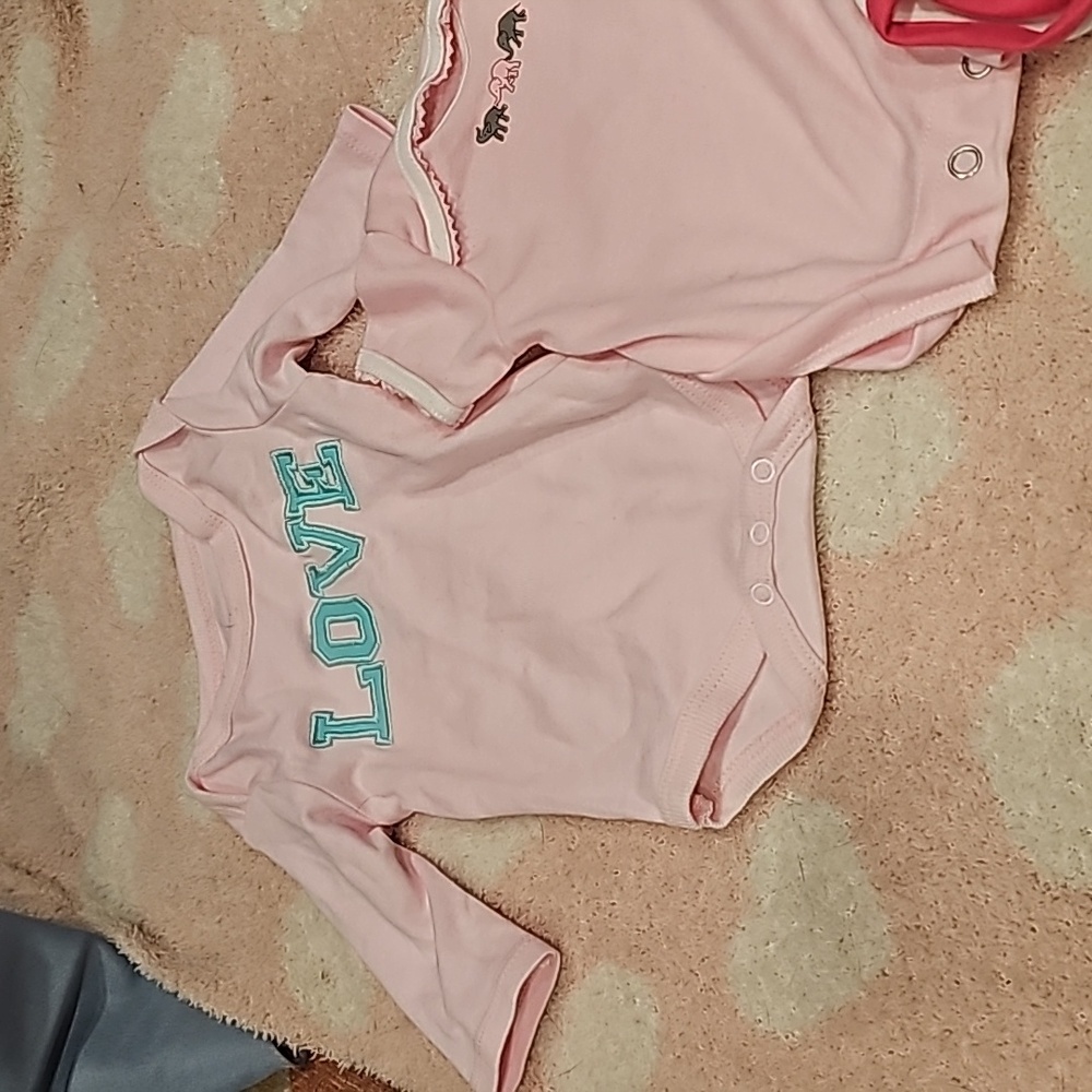 F girls pink preemie onesies snap unbranded never worn Pristine Condition - Picture 5 of 8